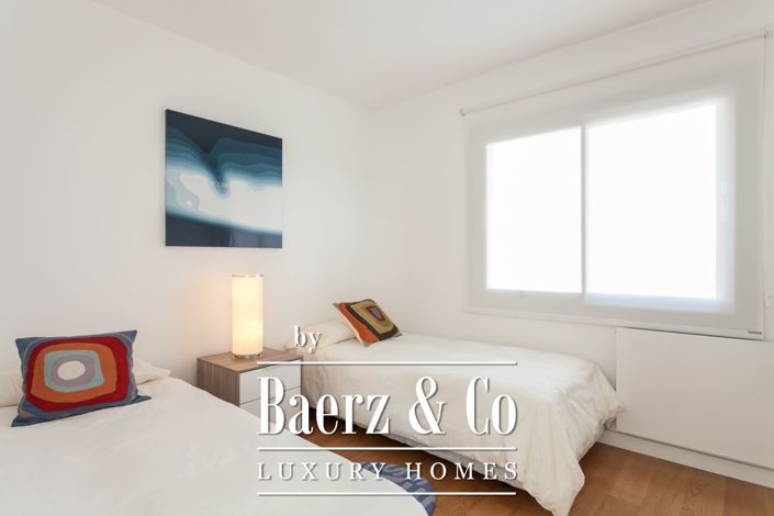 Image No.12-5 Bed Apartment for sale