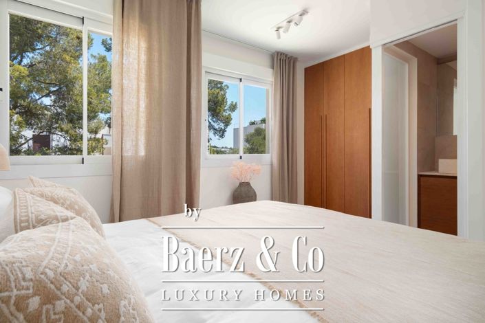 Image No.12-4 Bed Apartment for sale