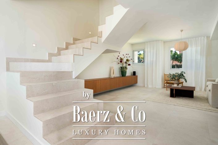 Image No.4-4 Bed Apartment for sale