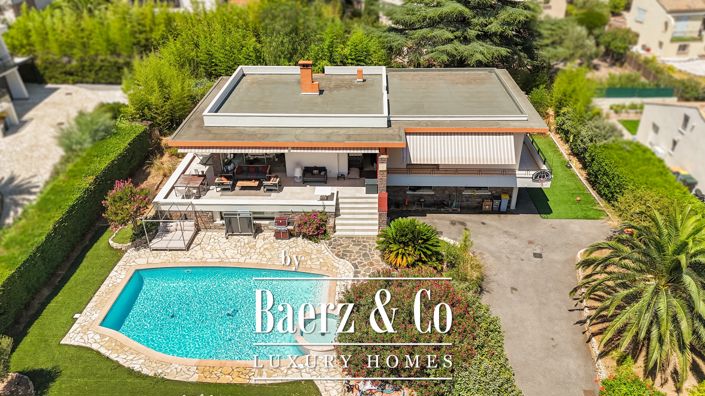 Image No.1-6 Bed Villa for sale