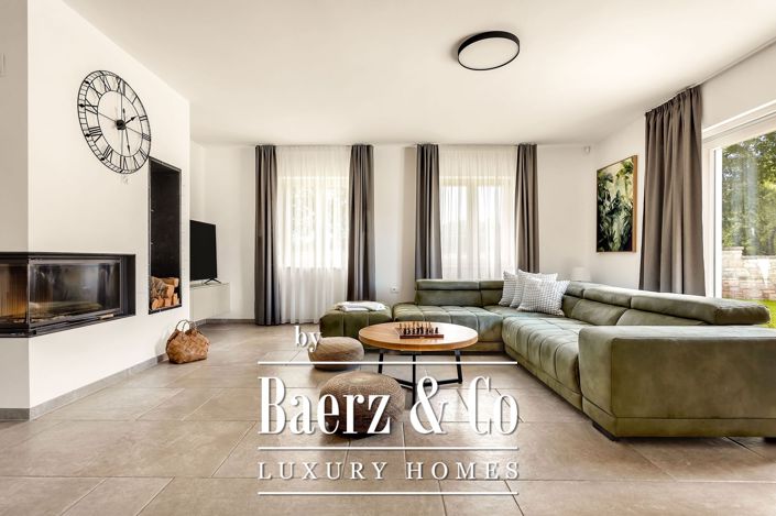 Image No.3-4 Bed Villa for sale