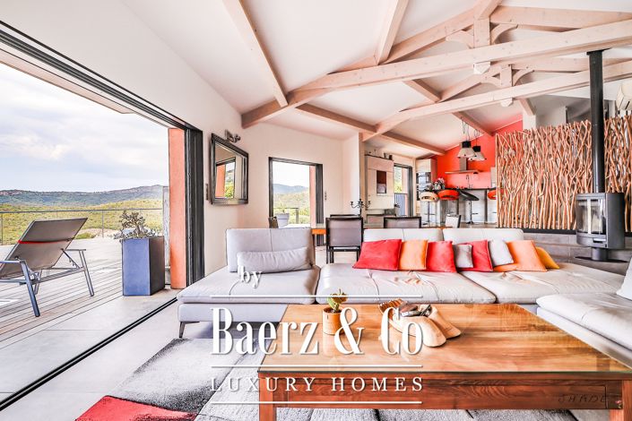 Image No.2-4 Bed Villa for sale