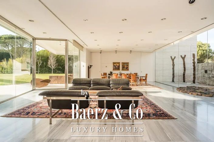 Image No.15-6 Bed Villa for sale