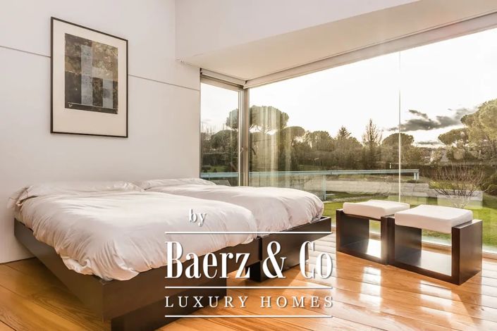 Image No.20-6 Bed Villa for sale