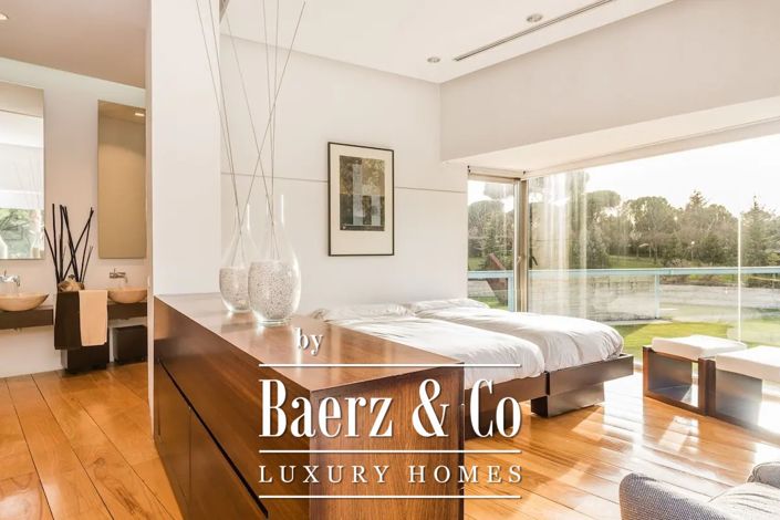 Image No.23-6 Bed Villa for sale