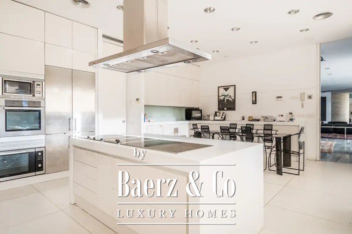 Image No.6-6 Bed Villa for sale