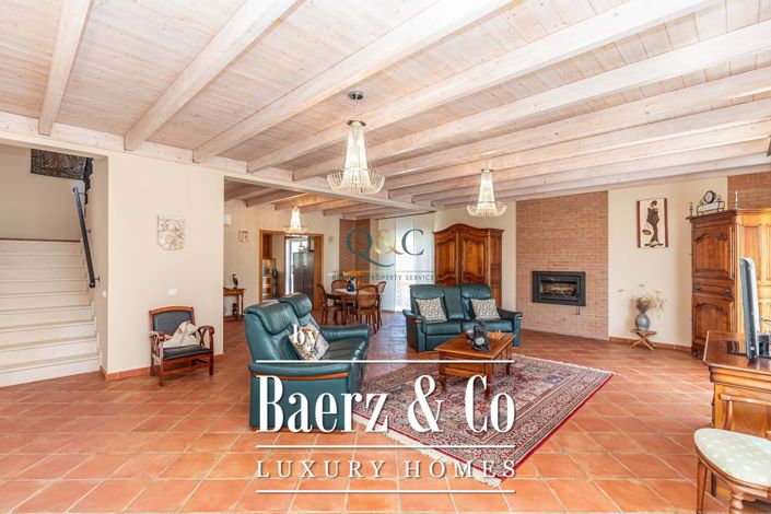 Image No.3-3 Bed Villa for sale