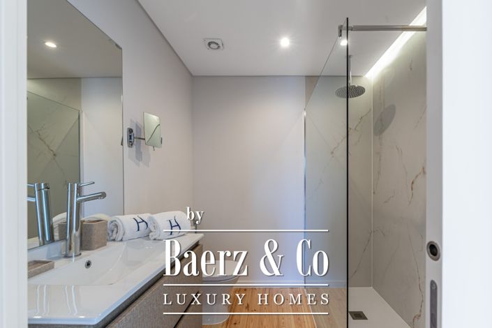 Image No.17-4 Bed House for sale