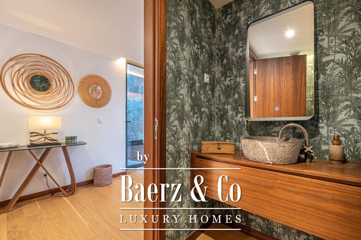 Image No.19-4 Bed House for sale