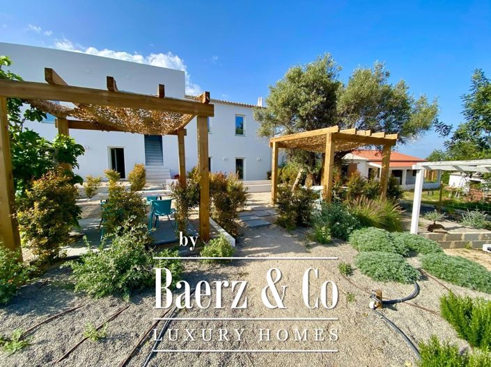 Image No.1-7 Bed Farmhouse for sale