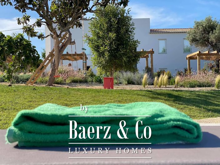 Image No.7-7 Bed Farmhouse for sale