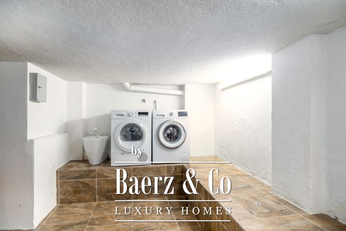 Image No.33-5 Bed House for sale