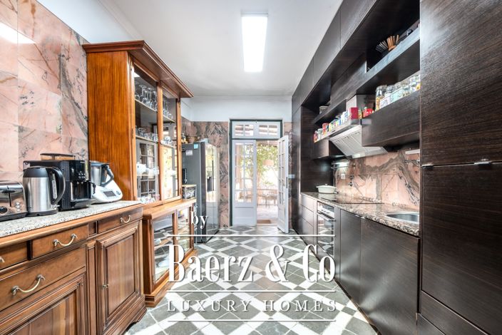 Image No.9-5 Bed House for sale