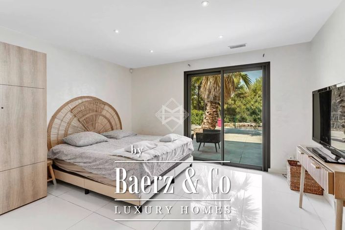 Image No.13-7 Bed Villa for sale