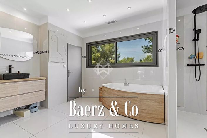 Image No.16-7 Bed Villa for sale