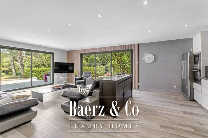 Image No.18-7 Bed Villa for sale