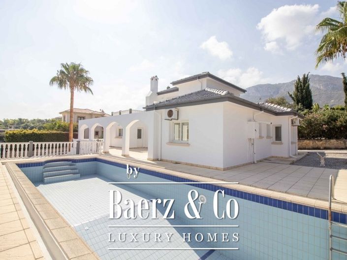 Image No.1-4 Bed Villa for sale