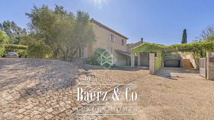 Image No.10-7 Bed Property for sale