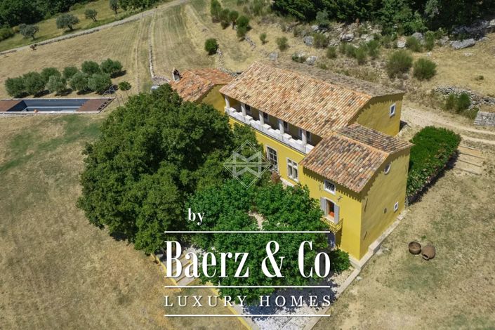 Image No.1-5 Bed Villa for sale