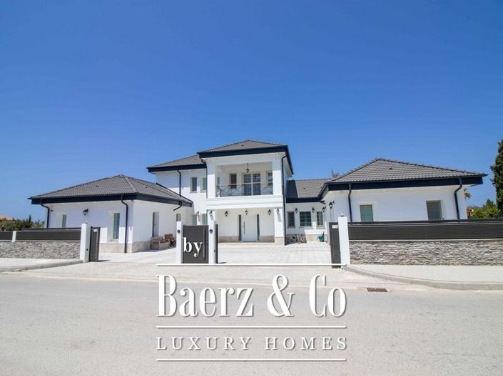 Image No.1-5 Bed Villa for sale