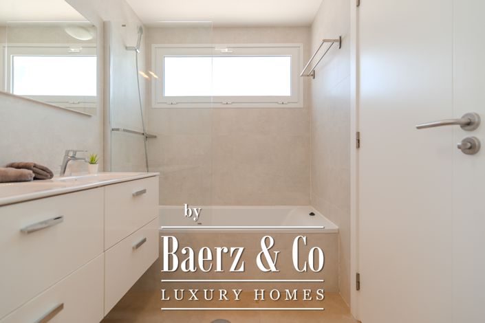 Image No.25-3 Bed Villa for sale