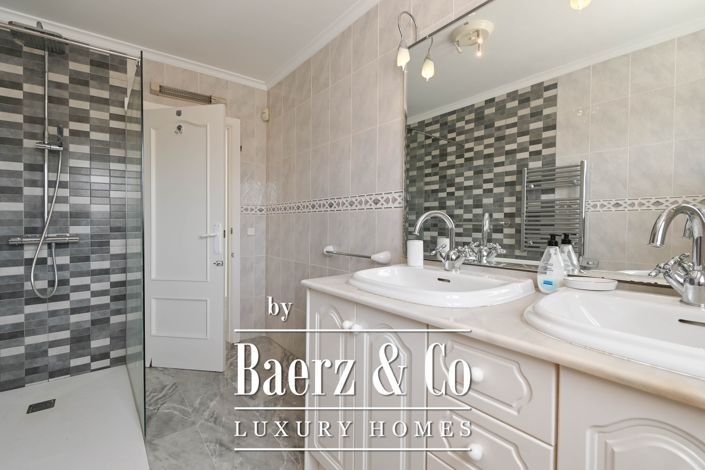 Image No.21-5 Bed Villa for sale