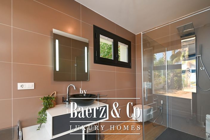 Image No.14-4 Bed Villa for sale