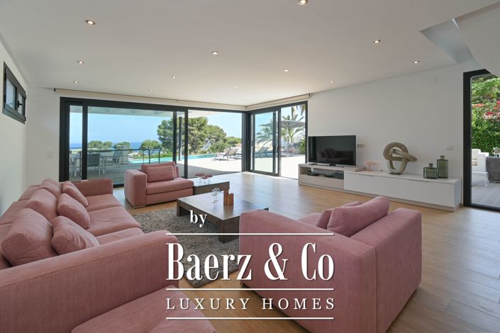 Image No.2-4 Bed Villa for sale