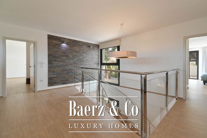 Image No.32-4 Bed Villa for sale