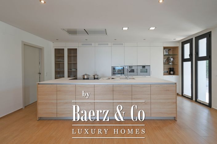 Image No.4-4 Bed Villa for sale