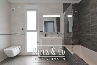 5 Bed Villa for sale