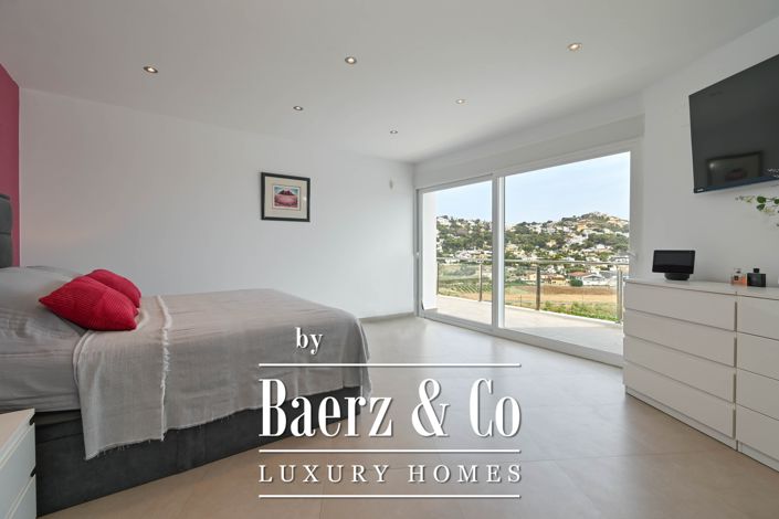 Image No.12-5 Bed Villa for sale