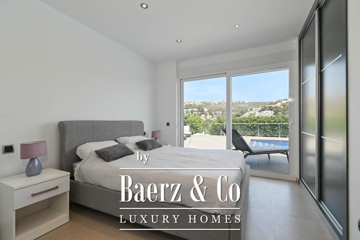 Image No.3-5 Bed Villa for sale