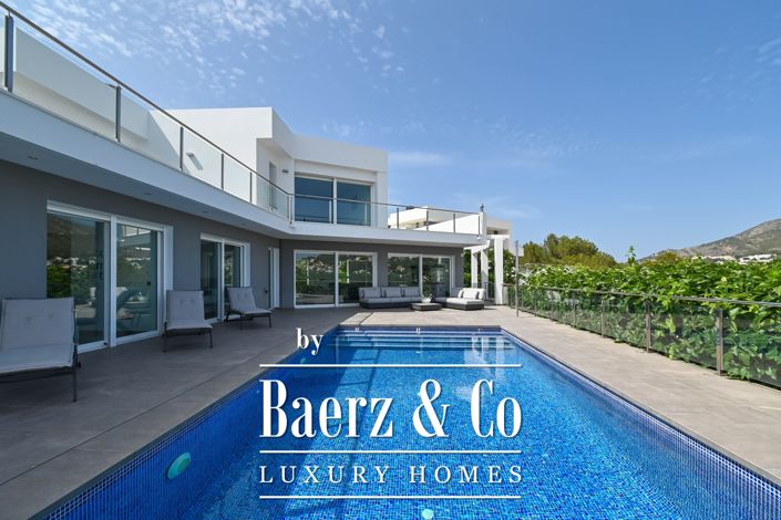 Image No.42-5 Bed Villa for sale