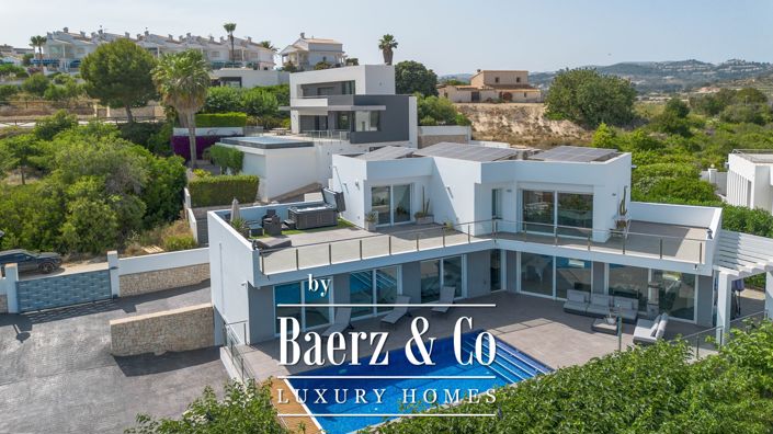 Image No.55-5 Bed Villa for sale