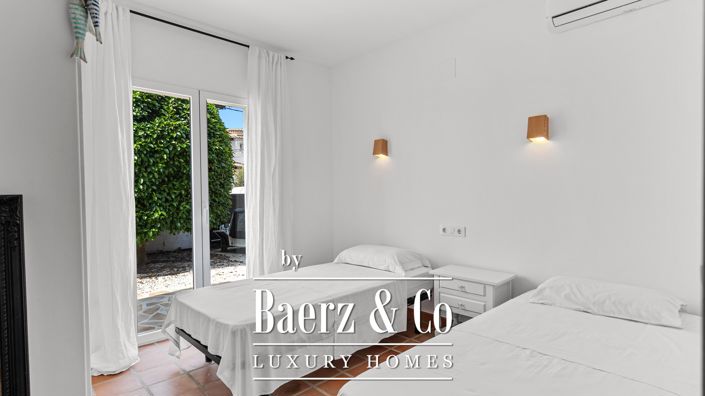 Image No.14-4 Bed Villa for sale