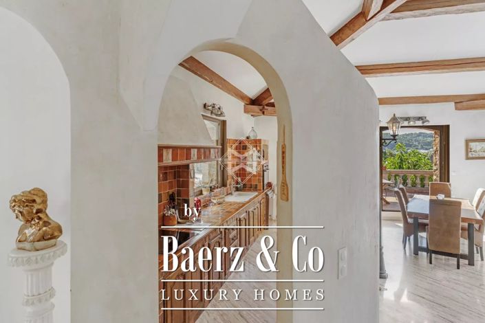 Image No.11-7 Bed Villa for sale