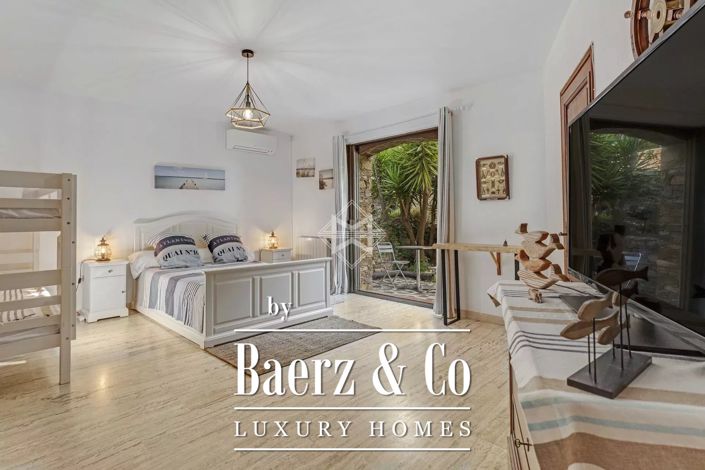 Image No.14-7 Bed Villa for sale