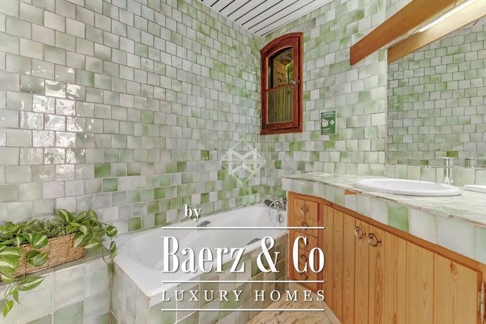 Image No.19-7 Bed Villa for sale