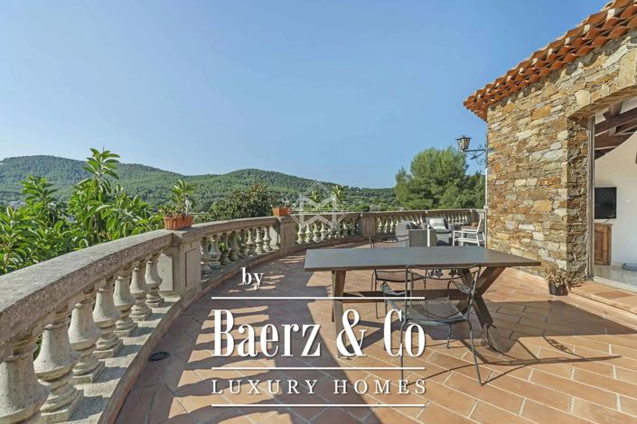 Image No.3-7 Bed Villa for sale