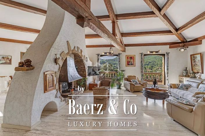 Image No.9-7 Bed Villa for sale