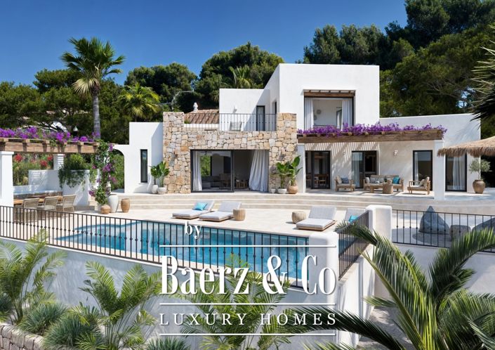 Image No.1-4 Bed Villa for sale