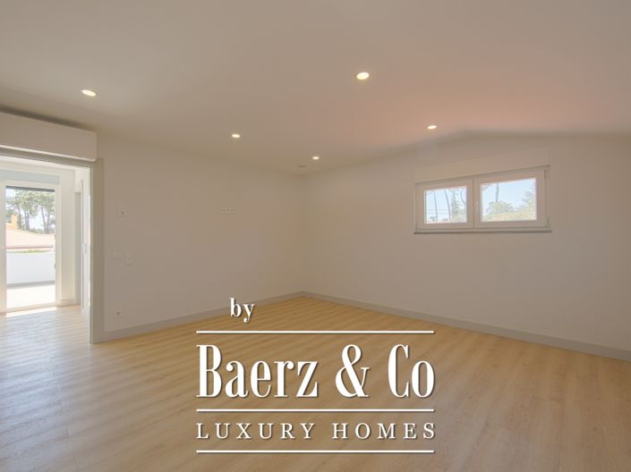 Image No.18-4 Bed House for sale