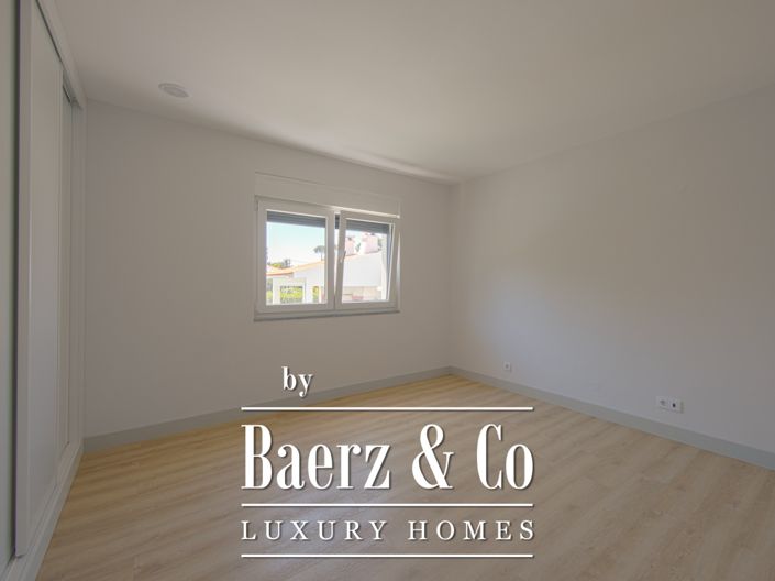 Image No.26-4 Bed House for sale