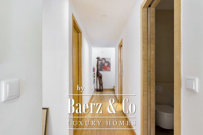 Image No.20-5 Bed House for sale