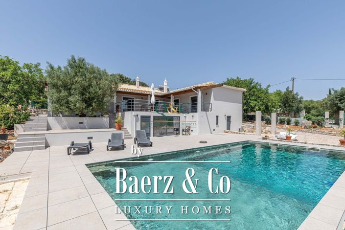 Image No.1-4 Bed Villa for sale