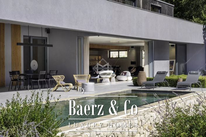 Image No.1-4 Bed Villa for sale