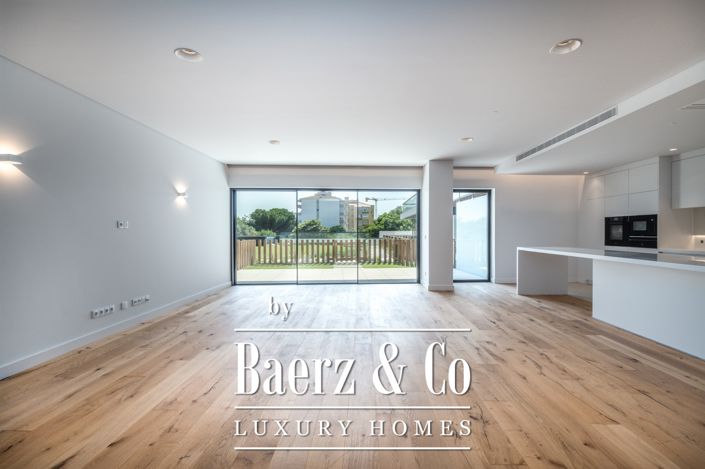 Image No.12-4 Bed Apartment for sale