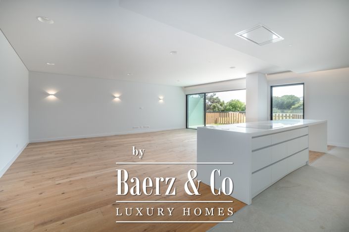 Image No.17-4 Bed Apartment for sale