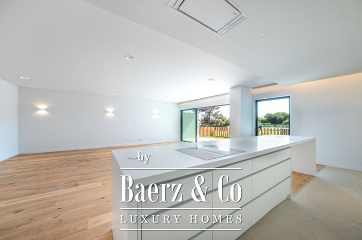 Image No.21-4 Bed Apartment for sale